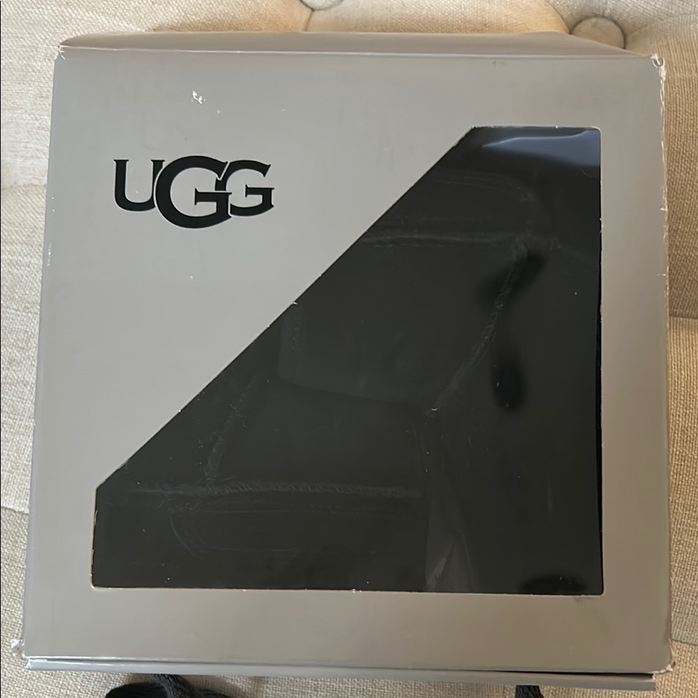 UGG Black Baby classic sz 4/5 new